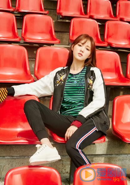 李圣经运动休闲写真 李圣经高清写真_李圣经高清剧照