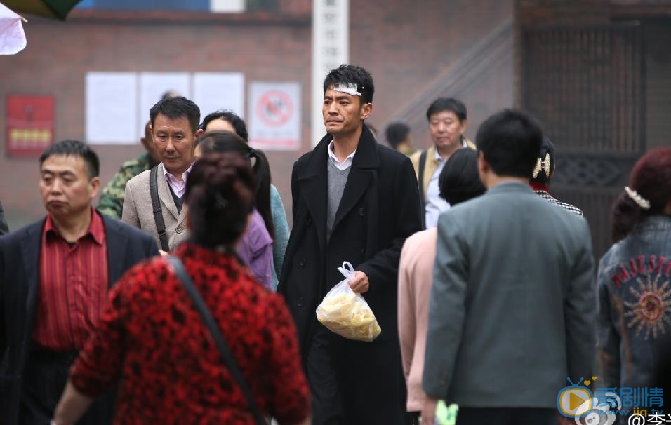 李光洁《团圆饭》剧照 李光洁高清写真_李光洁高清剧照