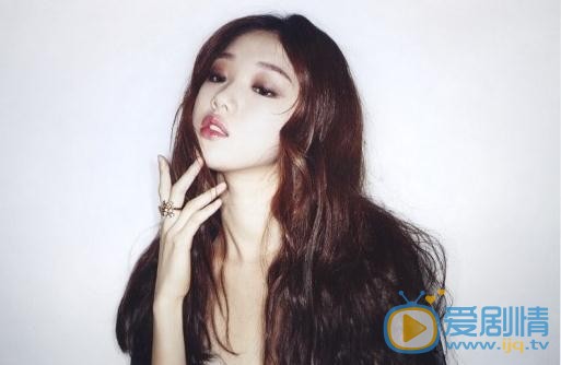 李圣经写真 李圣经高清写真_李圣经高清剧照