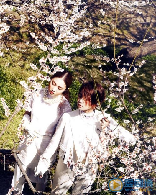 李圣经杂志照 李圣经高清写真_李圣经高清剧照