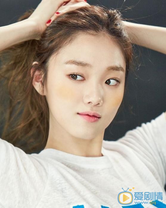 李圣经Moonshot代言照 李圣经高清写真_李圣经高清剧照