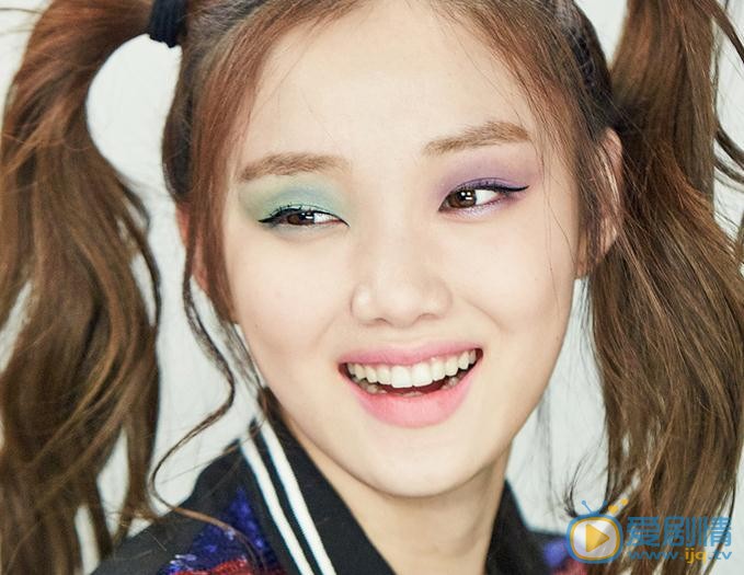 李圣经Moonshot代言照 李圣经高清写真_李圣经高清剧照
