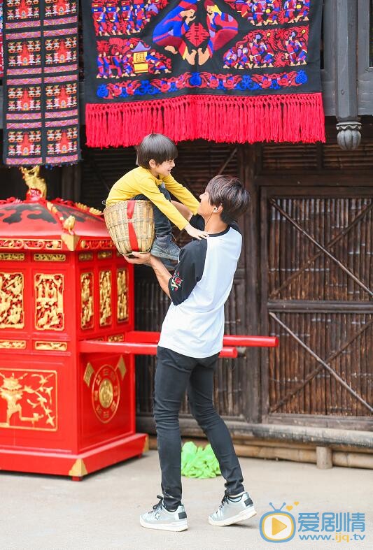 李亦航黄致列与李亦航合照 李亦航高清写真_李亦航高清剧照