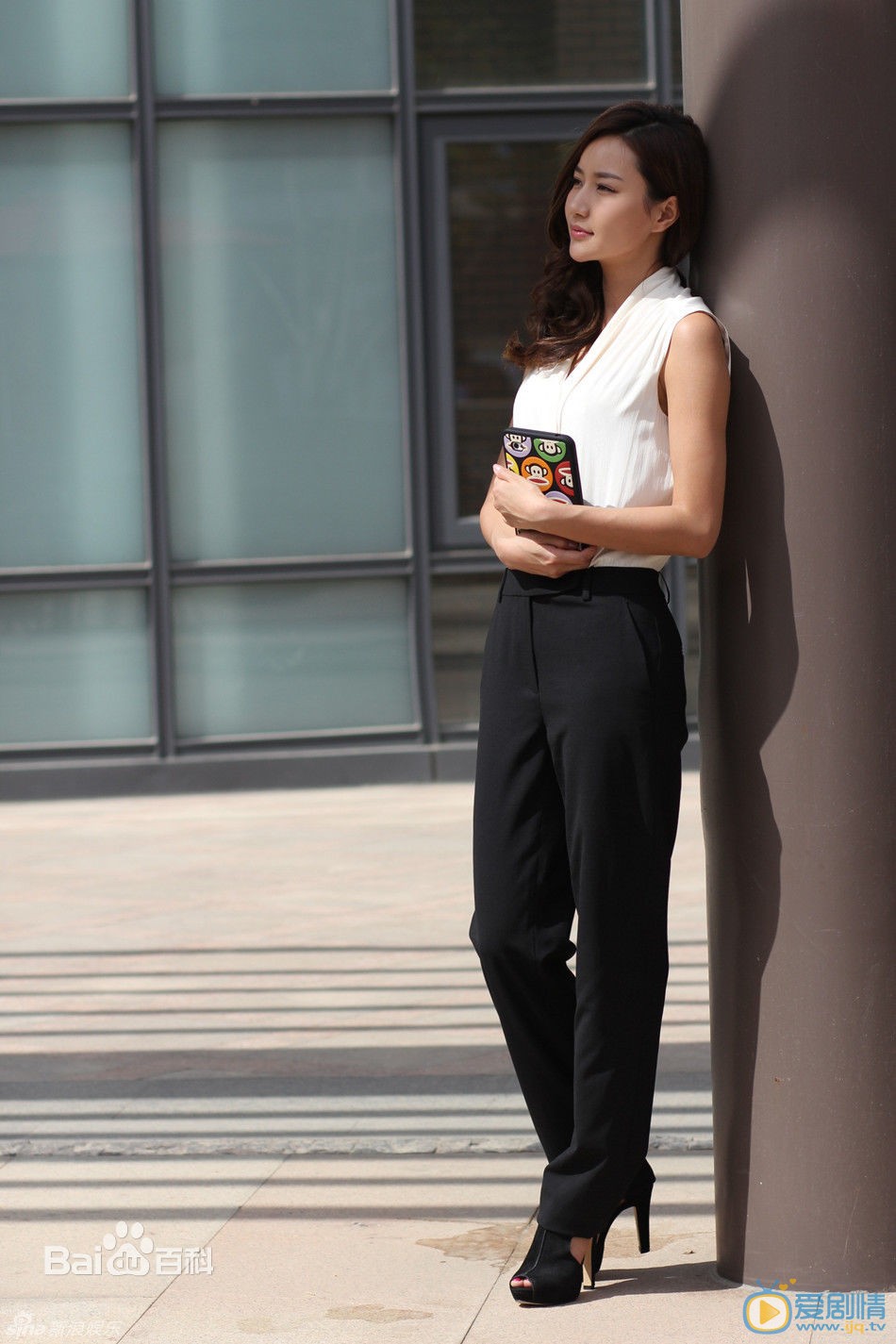 韩雨芹时尚街拍大片 韩雨芹高清写真_韩雨芹高清剧照