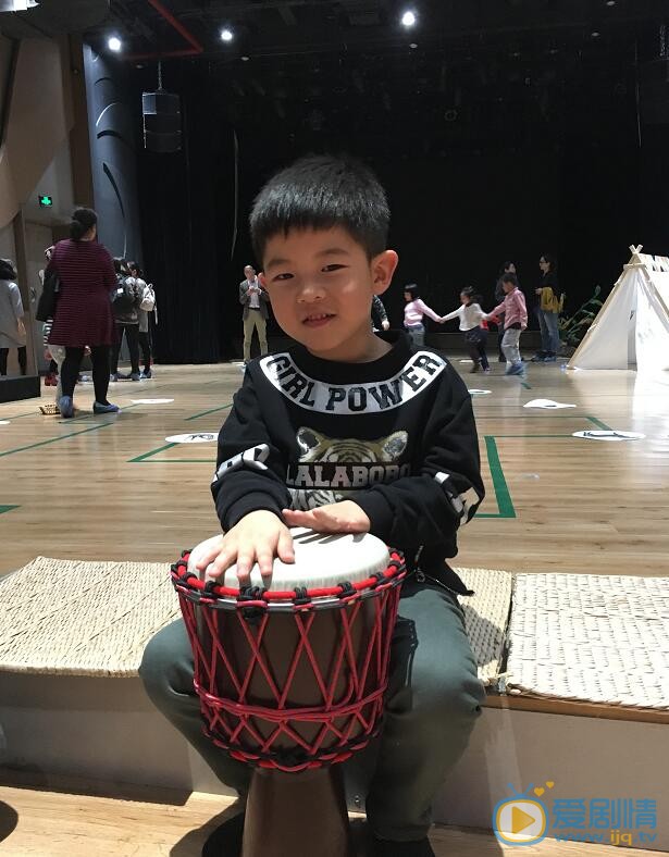 安吉小小男子汉 安吉高清写真_安吉高清剧照