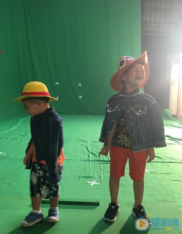 安吉安吉小鱼儿合照 安吉高清写真_安吉高清剧照