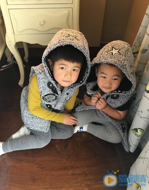 安吉安吉小鱼儿合照 安吉高清写真_安吉高清剧照