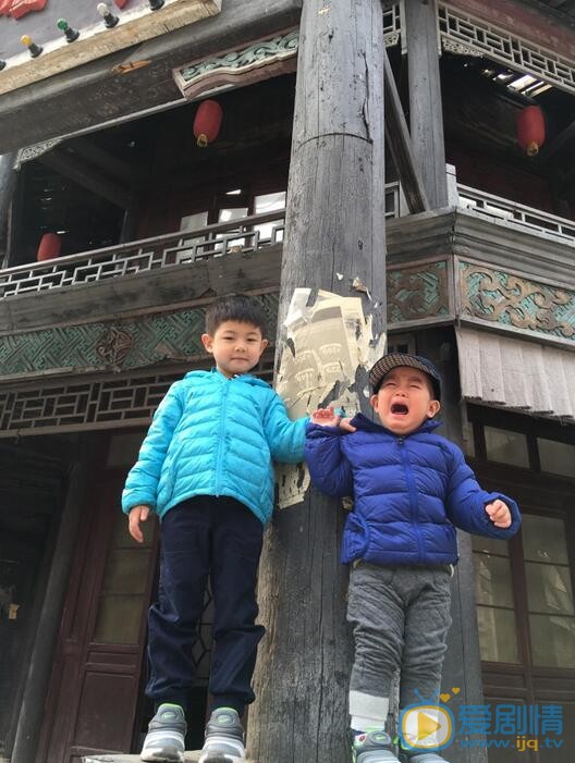 安吉安吉小鱼儿合照 安吉高清写真_安吉高清剧照