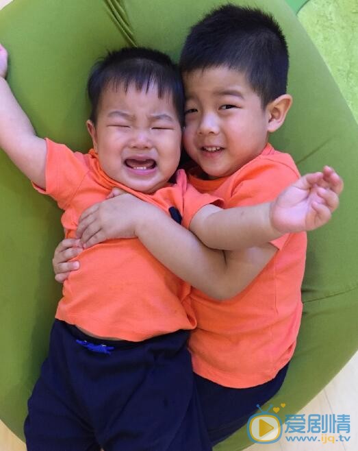 安吉安吉小鱼儿合照 安吉高清写真_安吉高清剧照
