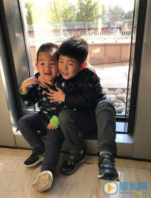 安吉安吉小鱼儿合照 安吉高清写真_安吉高清剧照