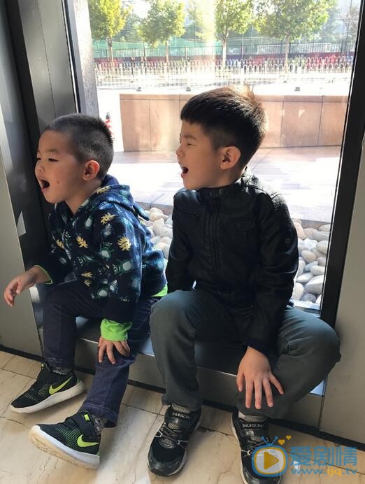 安吉安吉小鱼儿合照 安吉高清写真_安吉高清剧照