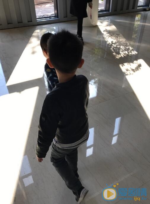 安吉安吉小鱼儿合照 安吉高清写真_安吉高清剧照
