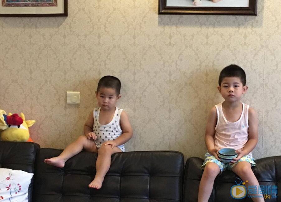 安吉安吉小鱼儿合照 安吉高清写真_安吉高清剧照