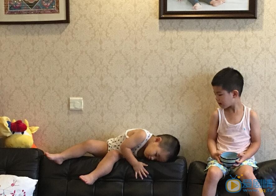 安吉安吉小鱼儿合照 安吉高清写真_安吉高清剧照