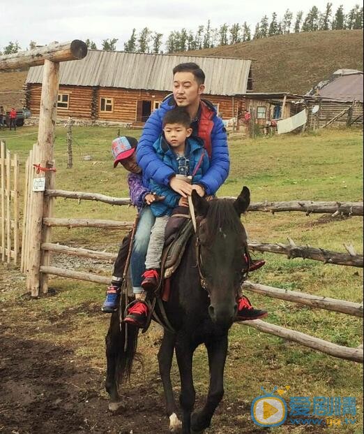安吉安吉沙溢合照 安吉高清写真_安吉高清剧照
