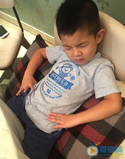 安吉搞怪呆萌照 安吉高清写真_安吉高清剧照