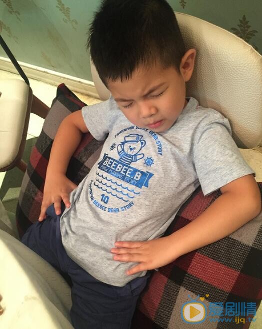 安吉搞怪呆萌照 安吉高清写真_安吉高清剧照