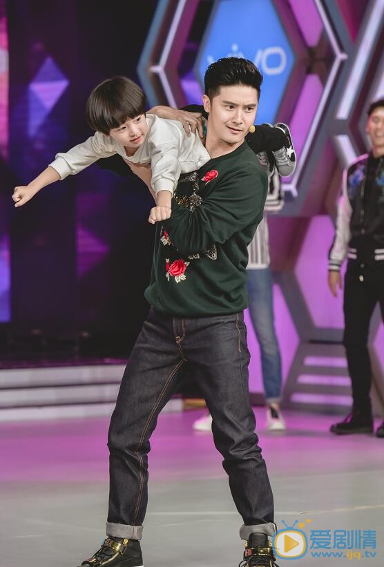 李亦航《快乐大本营》照 李亦航高清写真_李亦航高清剧照