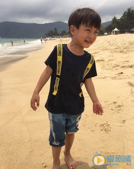 田宸宇小小男子汉 田宸宇高清写真_田宸宇高清剧照