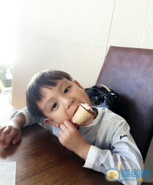 田宸宇小小男子汉 田宸宇高清写真_田宸宇高清剧照