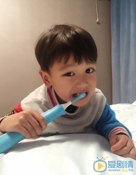 田宸宇小小男子汉 田宸宇高清写真_田宸宇高清剧照