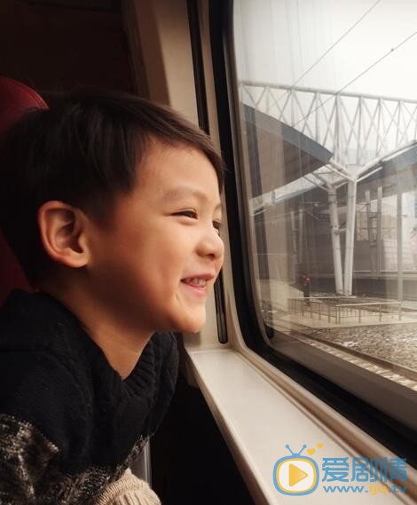 田宸宇小小男子汉 田宸宇高清写真_田宸宇高清剧照