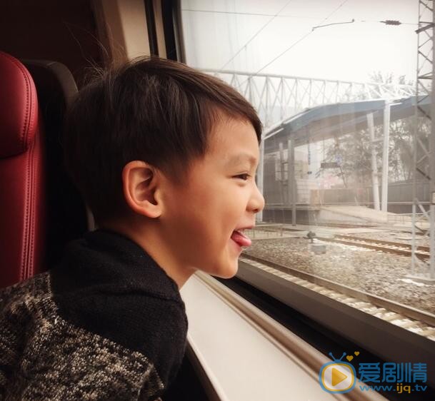 田宸宇小小男子汉 田宸宇高清写真_田宸宇高清剧照