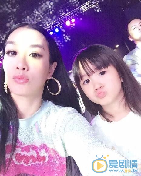 严稚棱活动照 严稚棱高清写真_严稚棱高清剧照