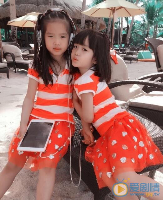 严稚棱姐妹和合照 严稚棱高清写真_严稚棱高清剧照