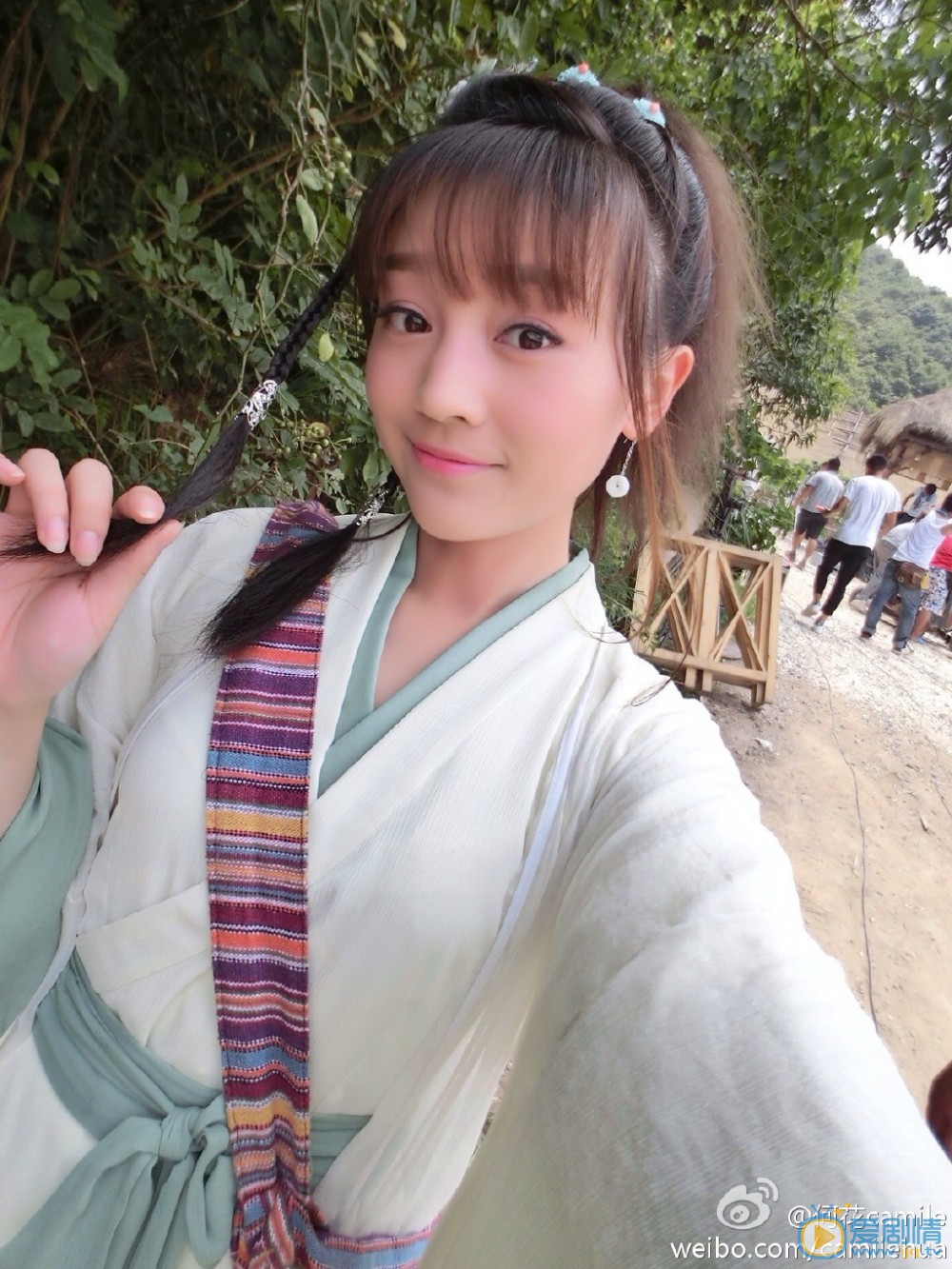 何花片场照 何花高清写真_何花高清剧照