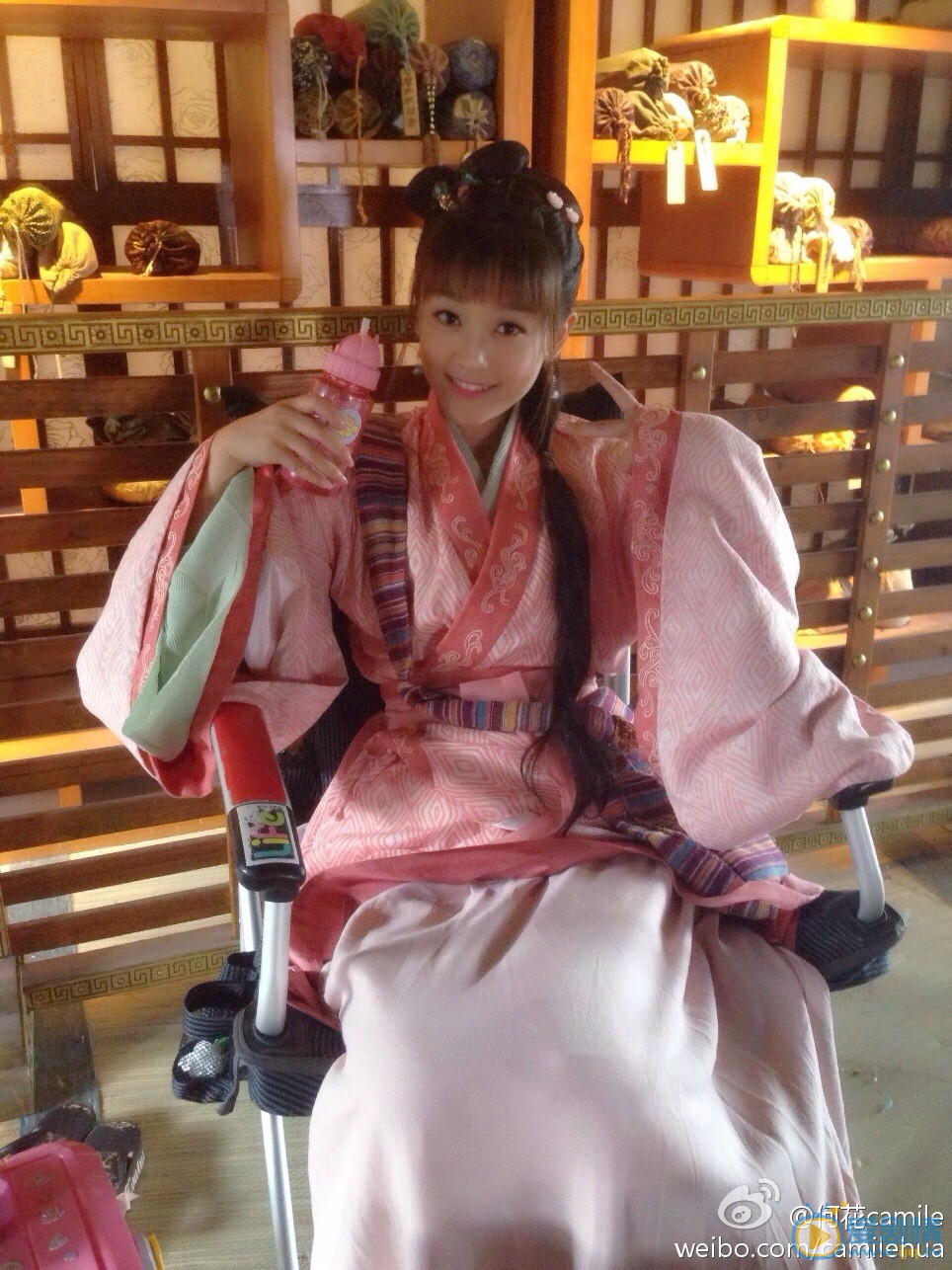 何花片场照 何花高清写真_何花高清剧照