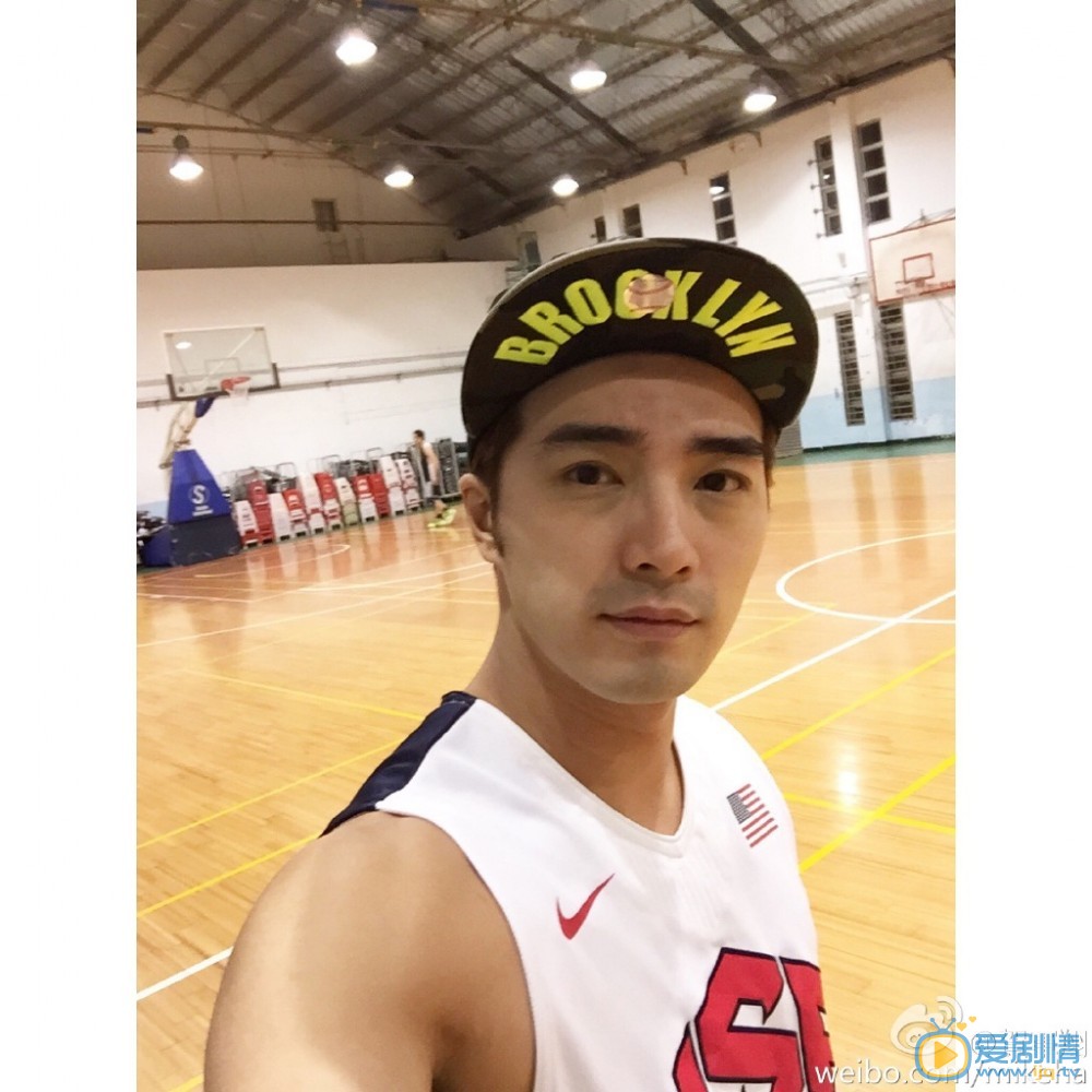 贺军翔健身运动照 贺军翔高清写真_贺军翔高清剧照