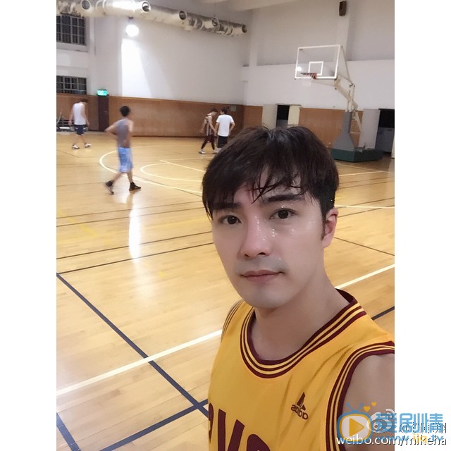 贺军翔健身运动照 贺军翔高清写真_贺军翔高清剧照