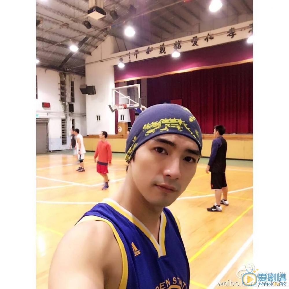 贺军翔健身运动照 贺军翔高清写真_贺军翔高清剧照