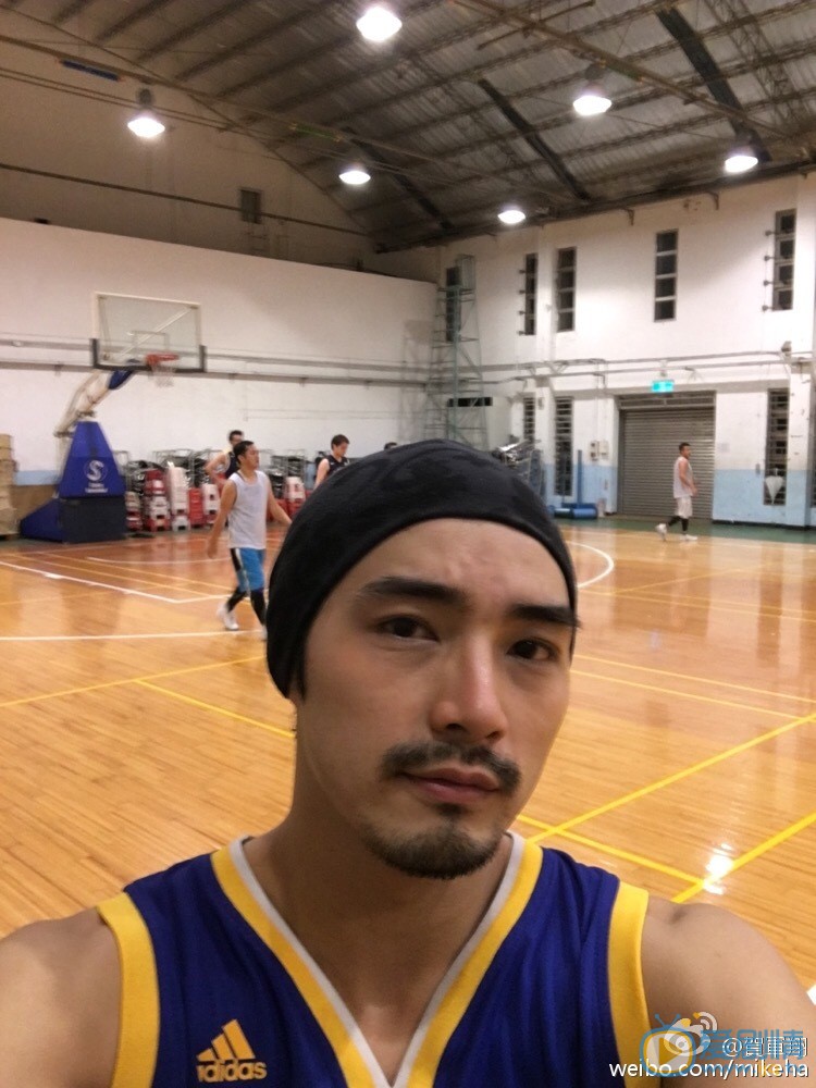 贺军翔健身运动照 贺军翔高清写真_贺军翔高清剧照