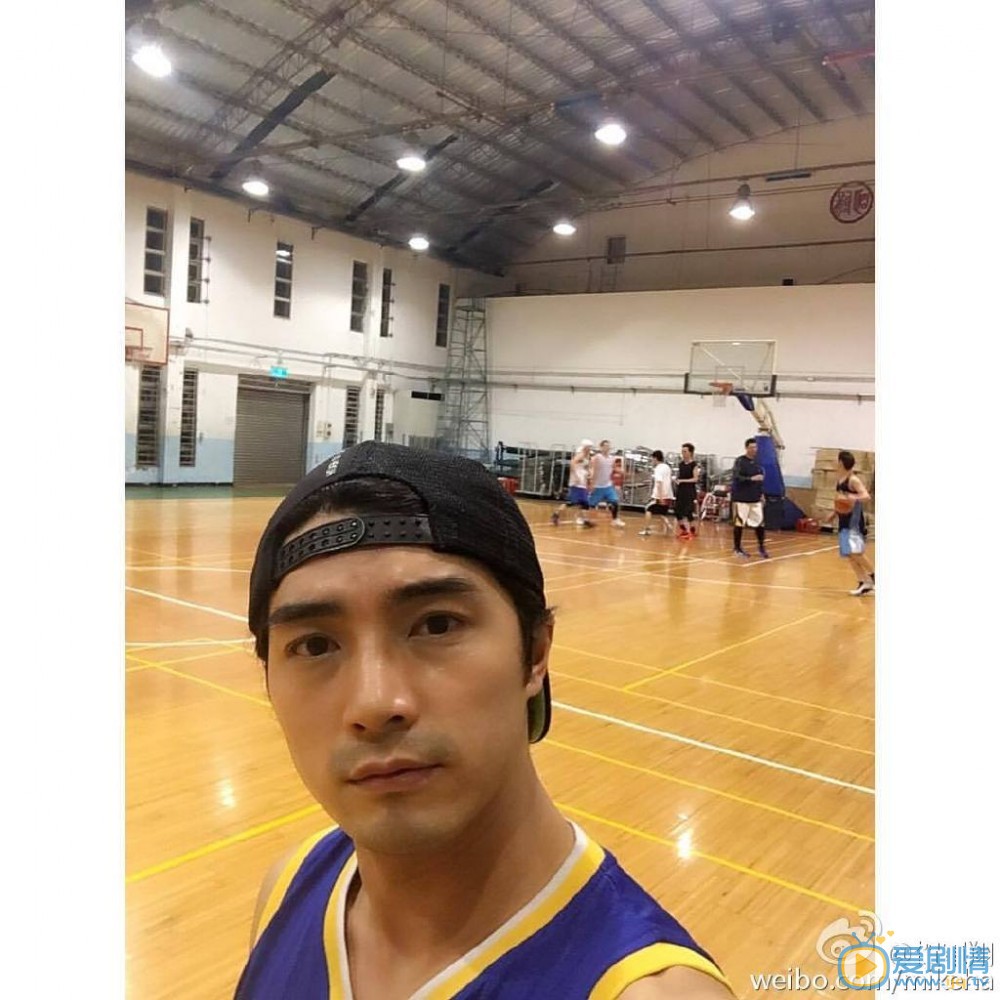 贺军翔健身运动照 贺军翔高清写真_贺军翔高清剧照