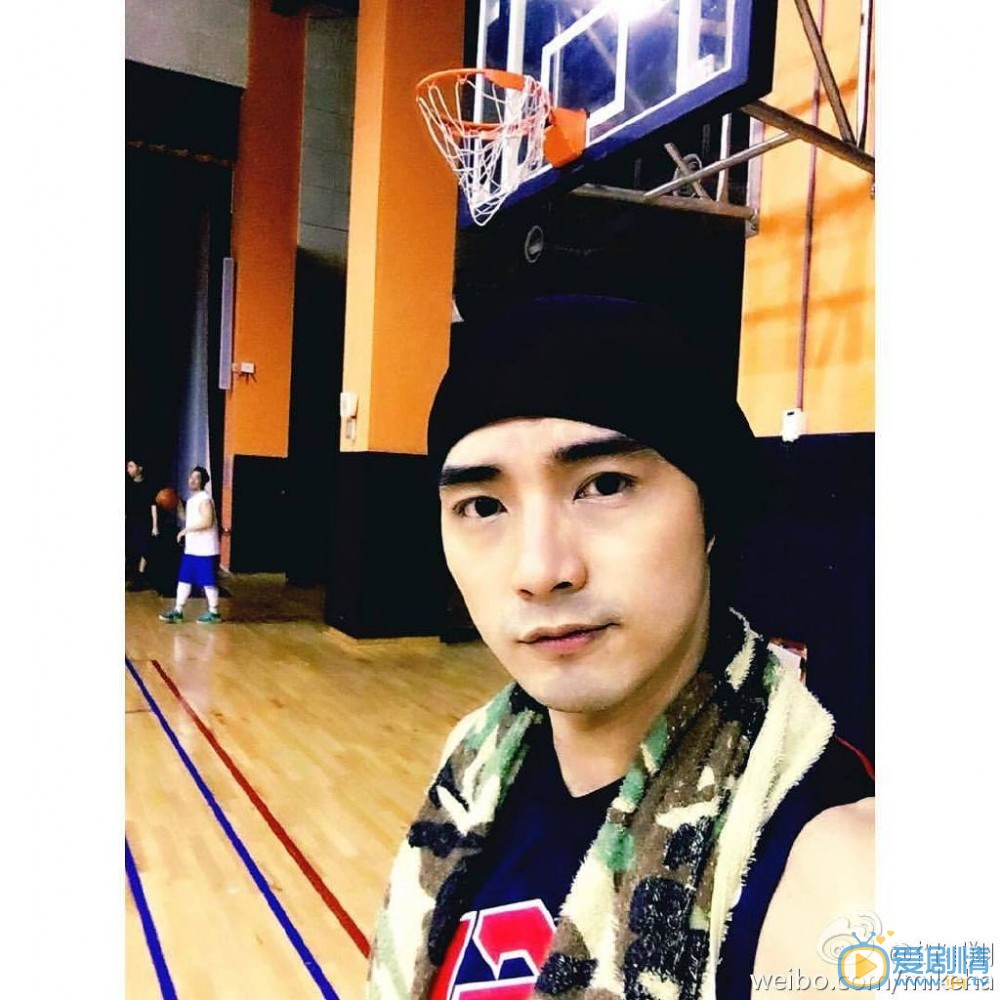 贺军翔健身运动照 贺军翔高清写真_贺军翔高清剧照
