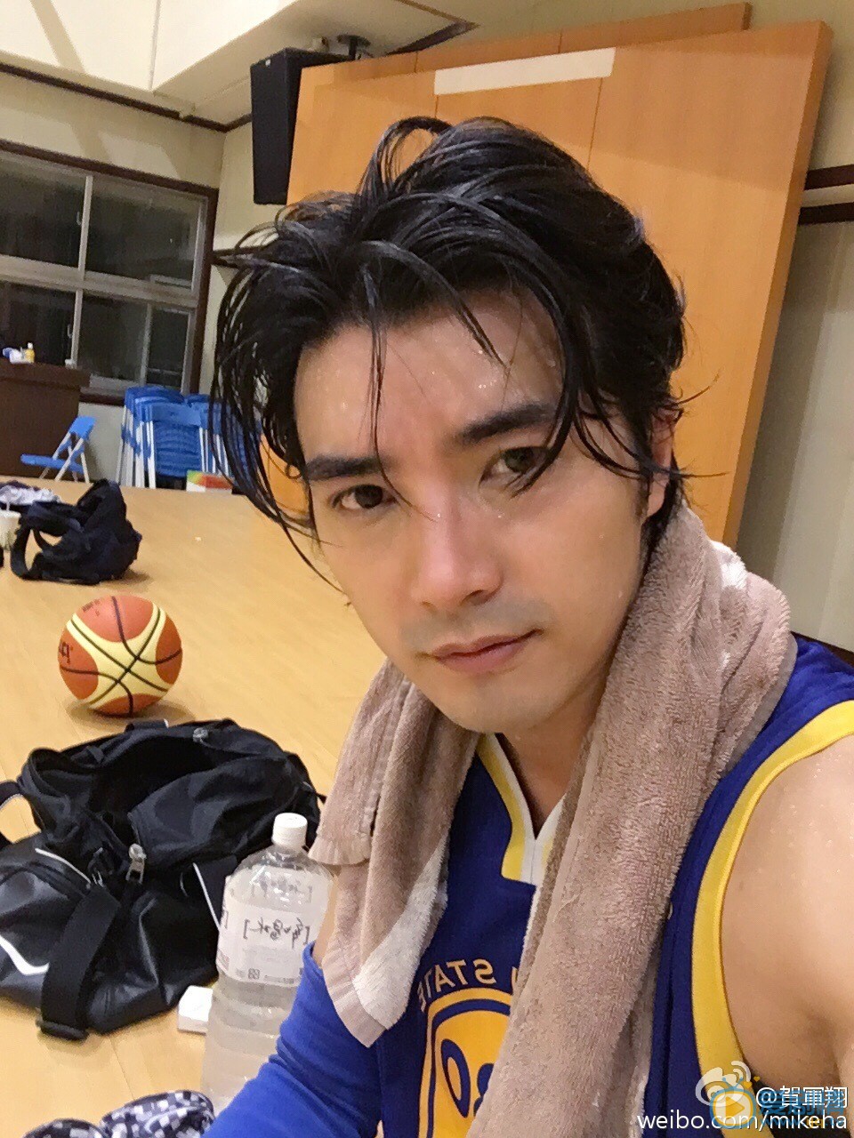 贺军翔健身运动照 贺军翔高清写真_贺军翔高清剧照