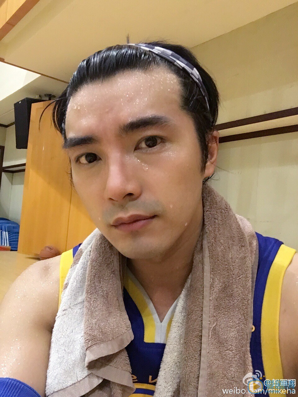 贺军翔健身运动照 贺军翔高清写真_贺军翔高清剧照