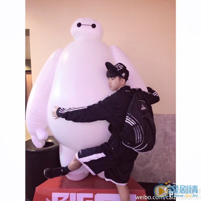 蔡徐坤生活照 蔡徐坤高清写真_蔡徐坤高清剧照