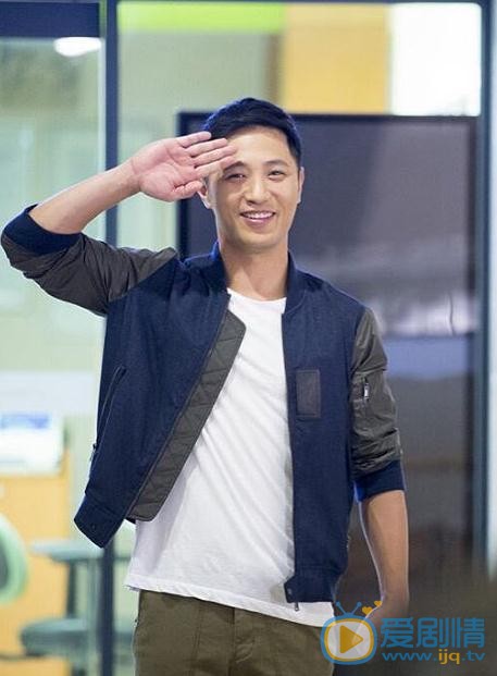 晋久《太阳的后裔》剧照 晋久高清写真_晋久高清剧照