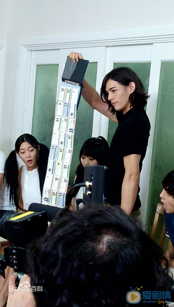 李贤宰生活照 李贤宰高清写真_李贤宰高清剧照