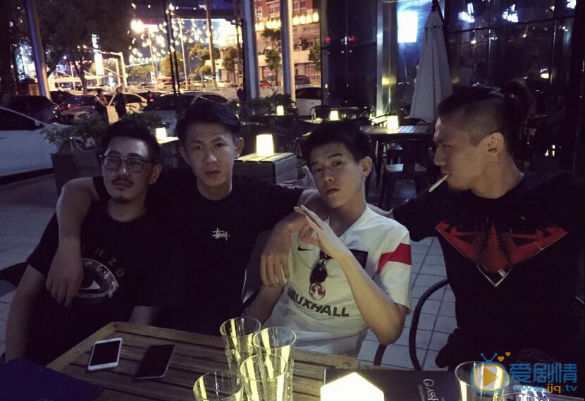 朱戬其他合照 朱戬高清写真_朱戬高清剧照