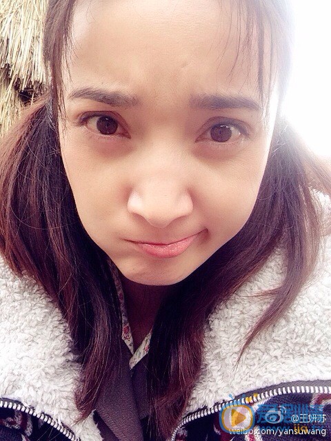 王妍苏嘟嘴卖萌照 王妍苏高清写真_王妍苏高清剧照