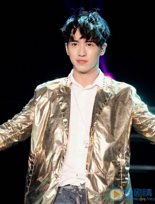 许魏洲“Light”演唱会照 许魏洲高清写真_许魏洲高清剧照