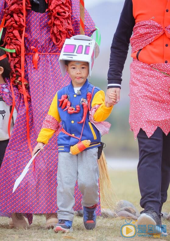 安吉行走在时尚的边缘 安吉高清写真_安吉高清剧照