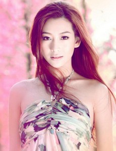 火星情报局裙子叉开高的温雅是谁？美女温雅个人资料大揭底