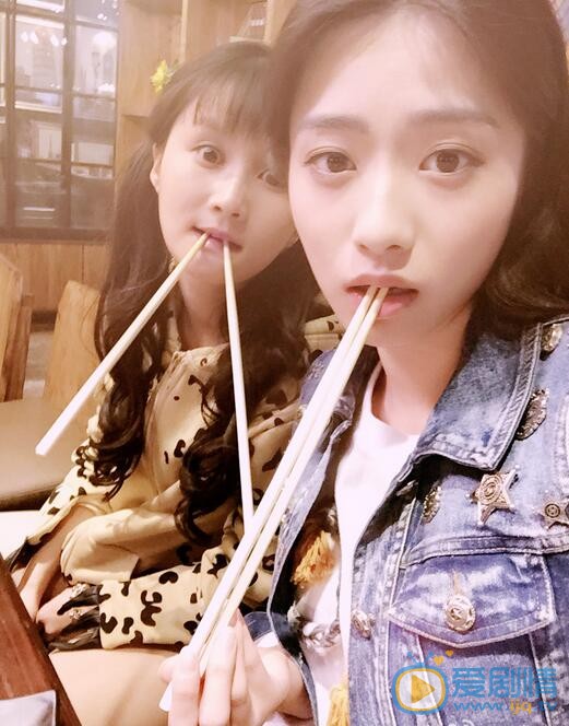 孙雪宁与人合照 孙雪宁高清写真_孙雪宁高清剧照