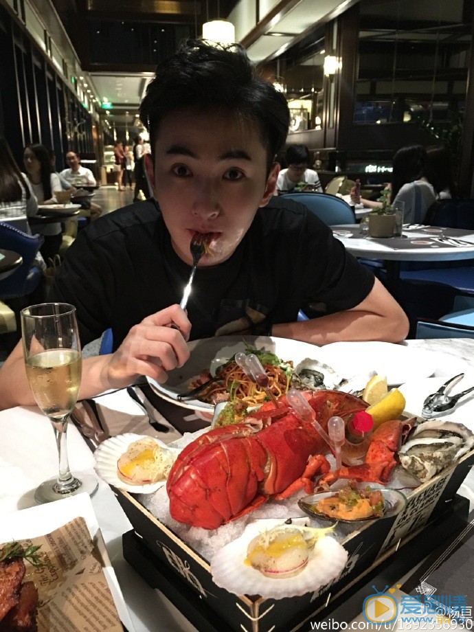 杨亘生活照 杨亘高清写真_杨亘高清剧照