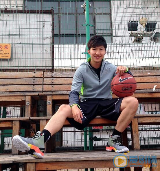 崔绍涵生活照 崔绍涵高清写真_崔绍涵高清剧照